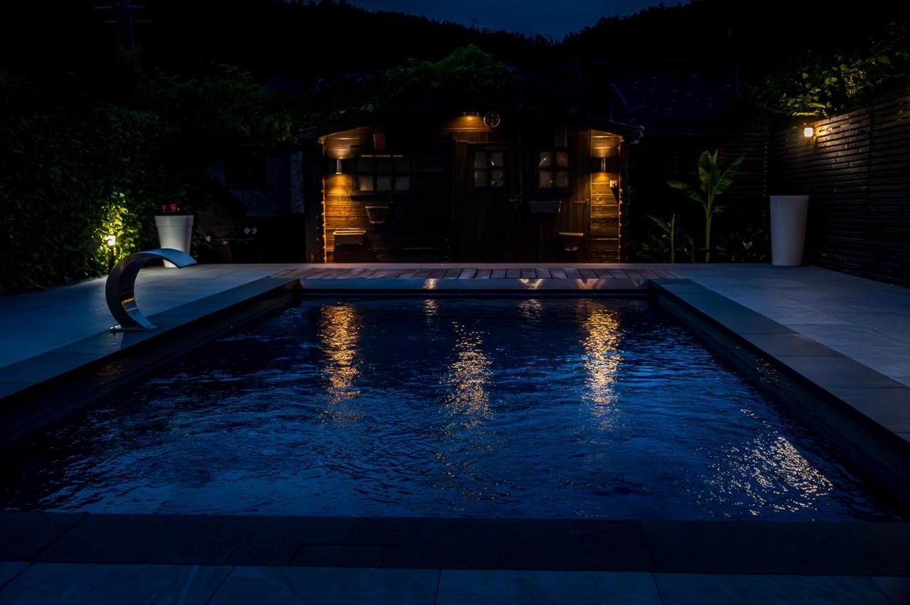 Chez Sabine Et Eric Maison Pour 6 Personnes Avec Piscine Chauffee Andenne 外观 照片